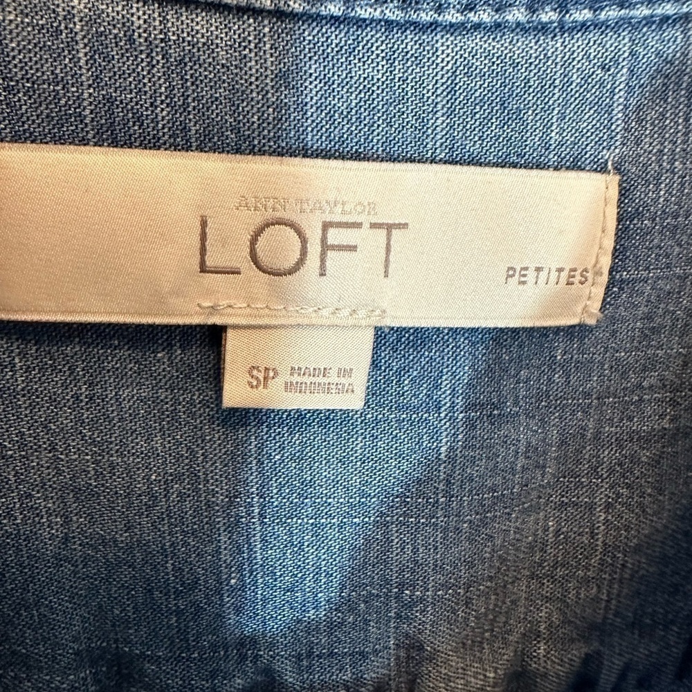 Ann Taylor Loft Womens Petite SP Shirt Blouse Top Chambray Denim Lightweight - Picture 5 of 9